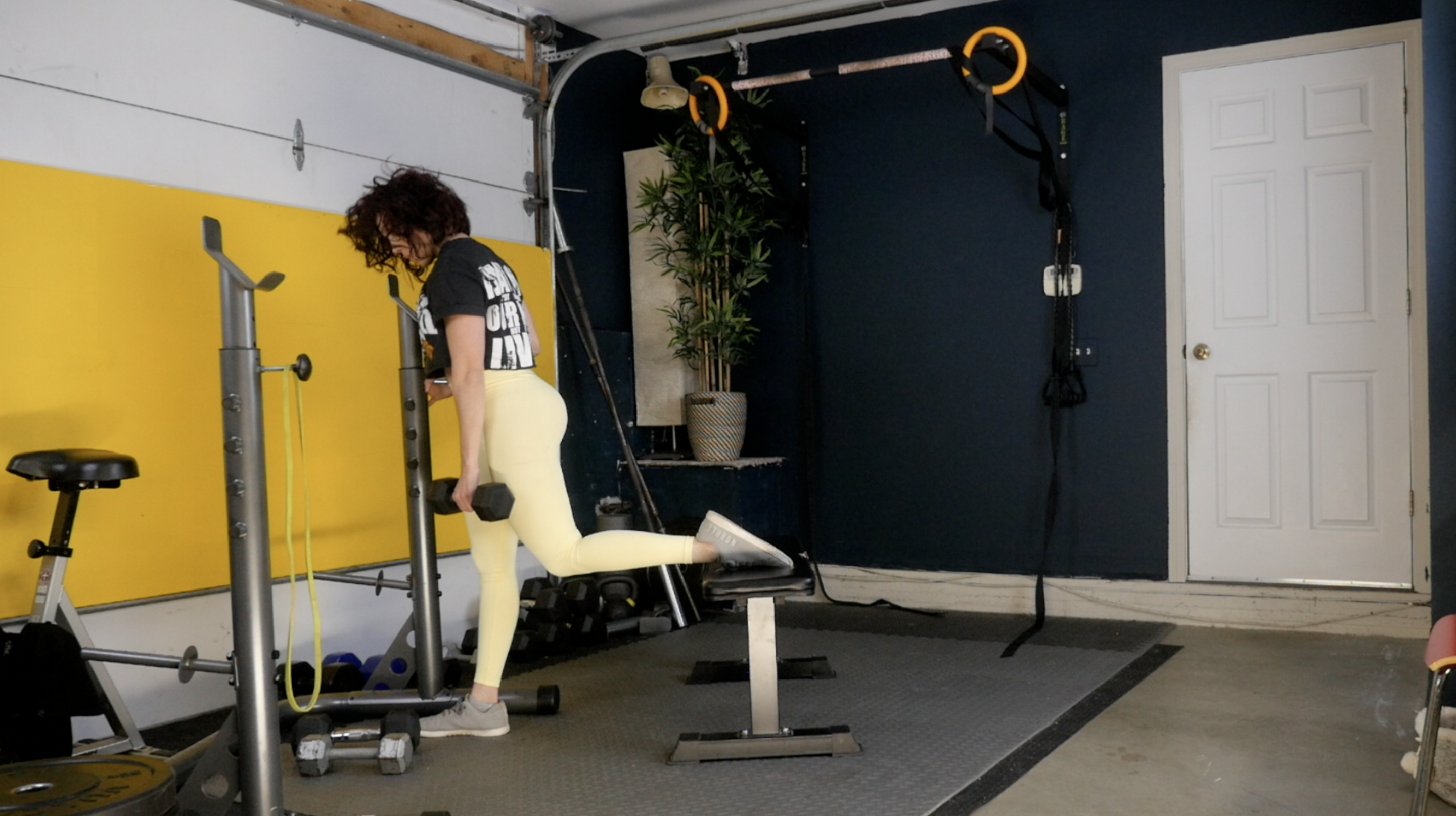 HV Week 2 Day 4 Exercise 3 Bulgarian Split Squats with hold