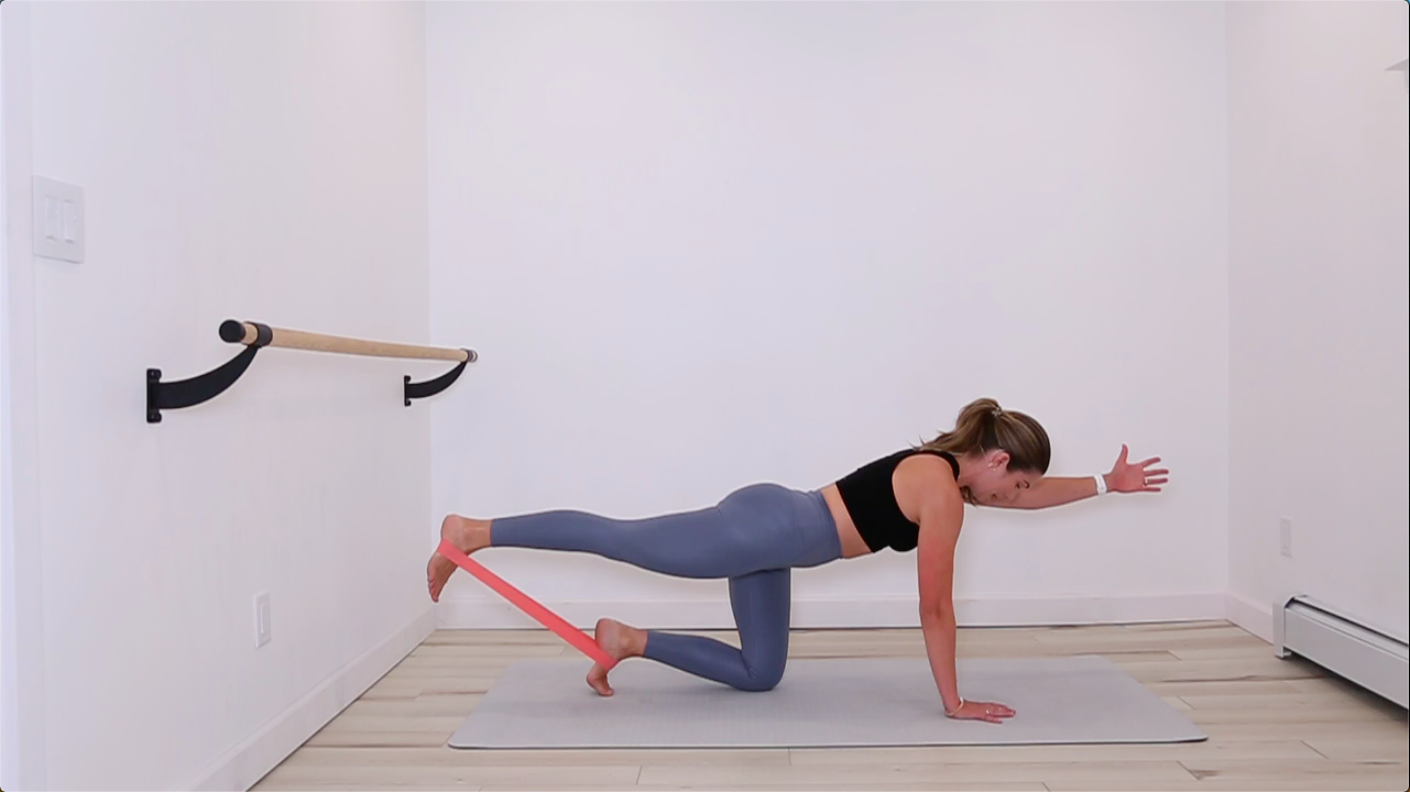 28 min Pilates Strong w/ Band 09/01/21