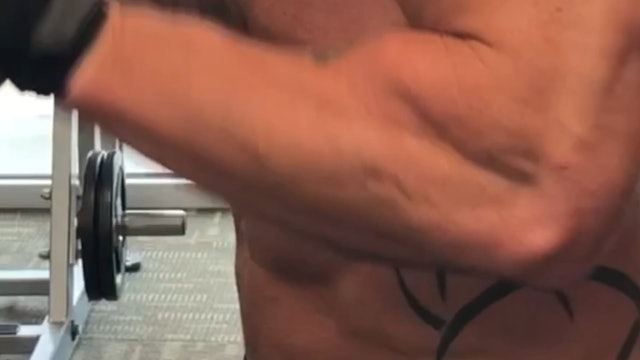 Tricep- tricep extension