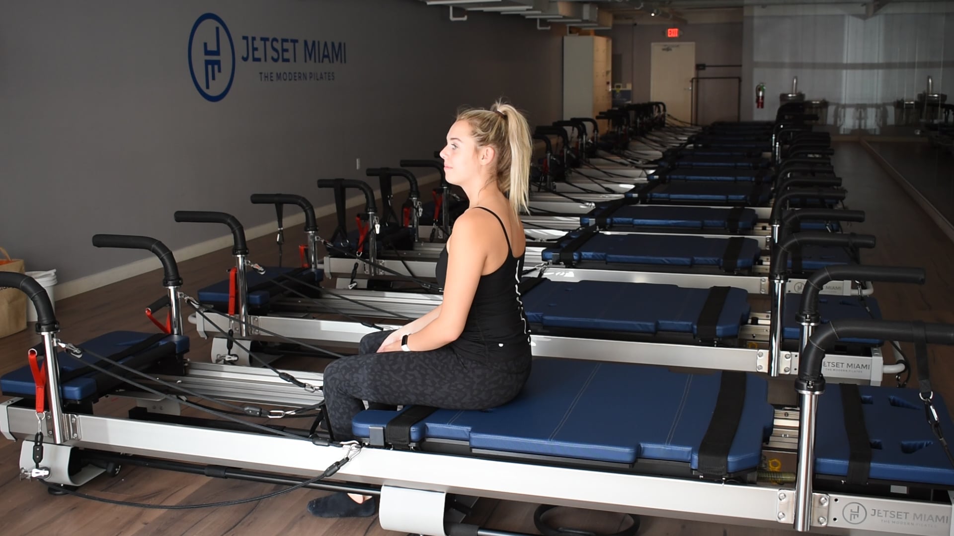 Black Handle Leg Extension 