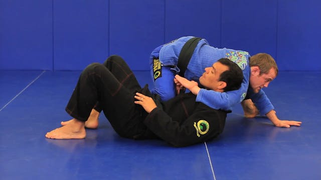 Knee belly to guillotine choke