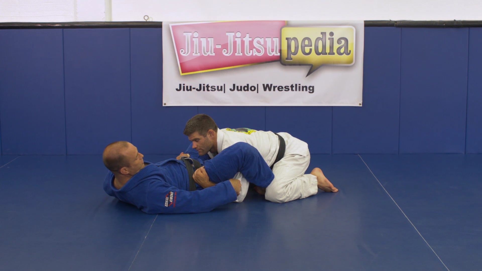 Double under pass counter using the loop choke