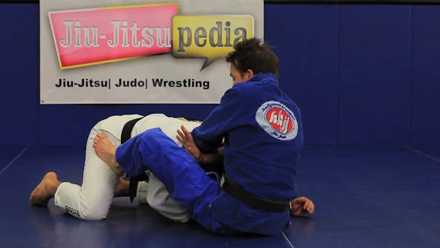 Loop choke from the closed guard