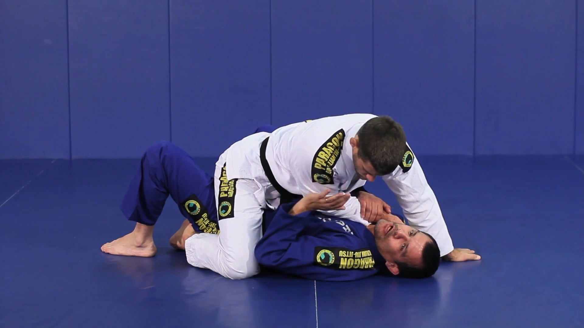 Collar choke defense from mount