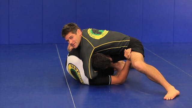 Guillotine choke from knee belly position