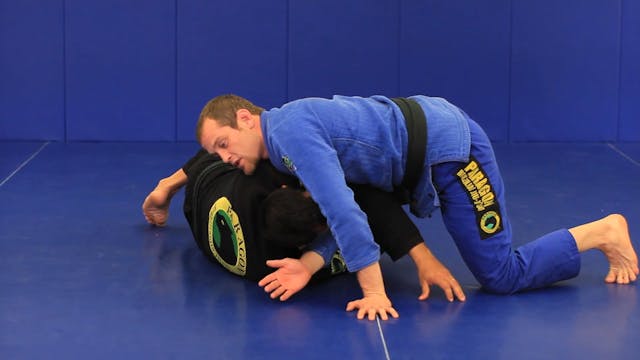 Knee belly to darce choke