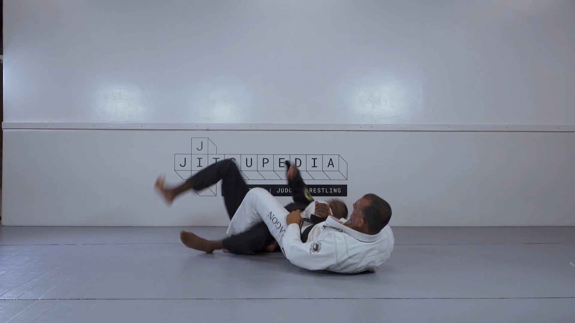 Half spider knee lever sweep