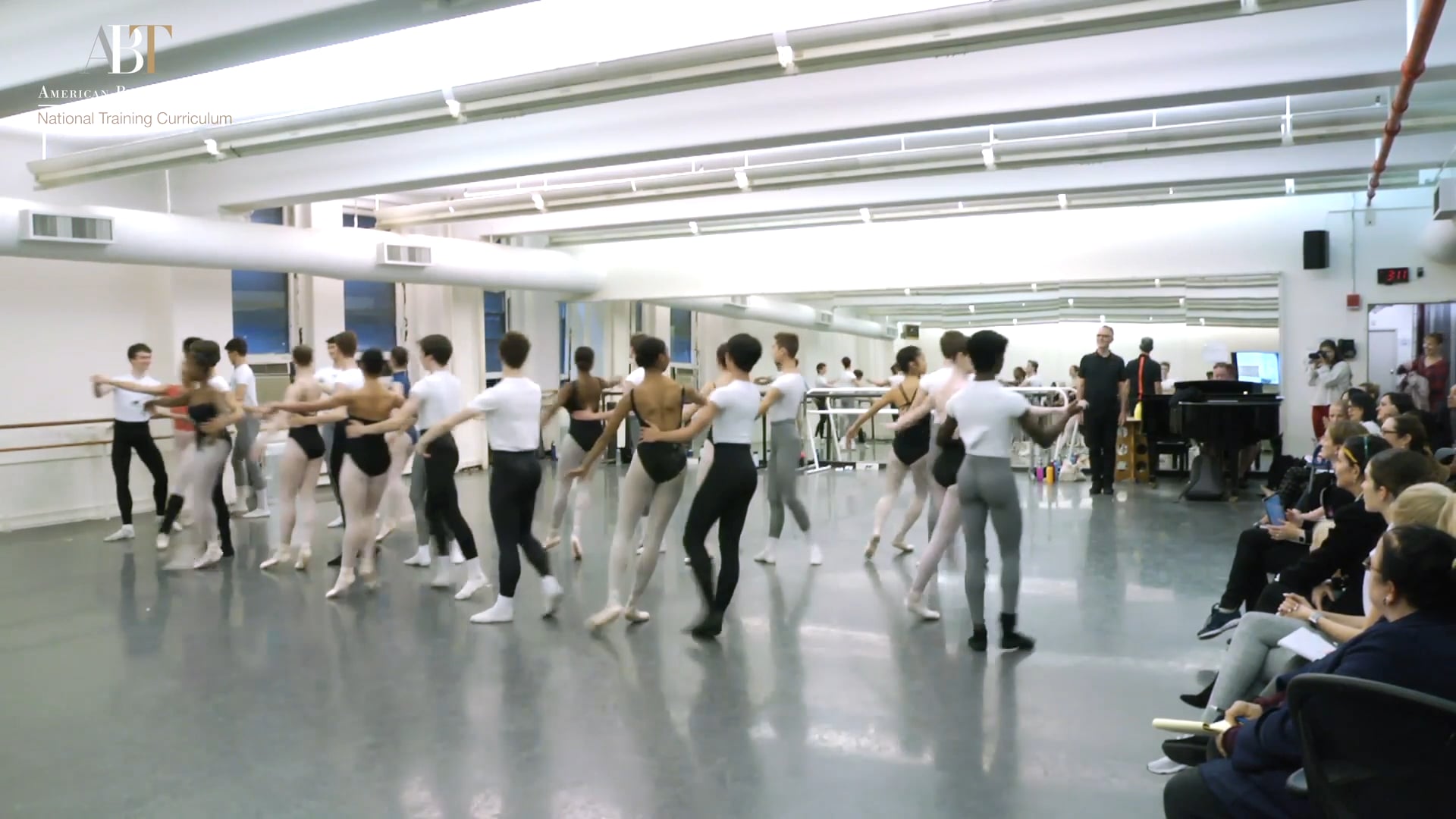 Pas de Deux Class for Students with Rodolfo Castellanos Cardoso