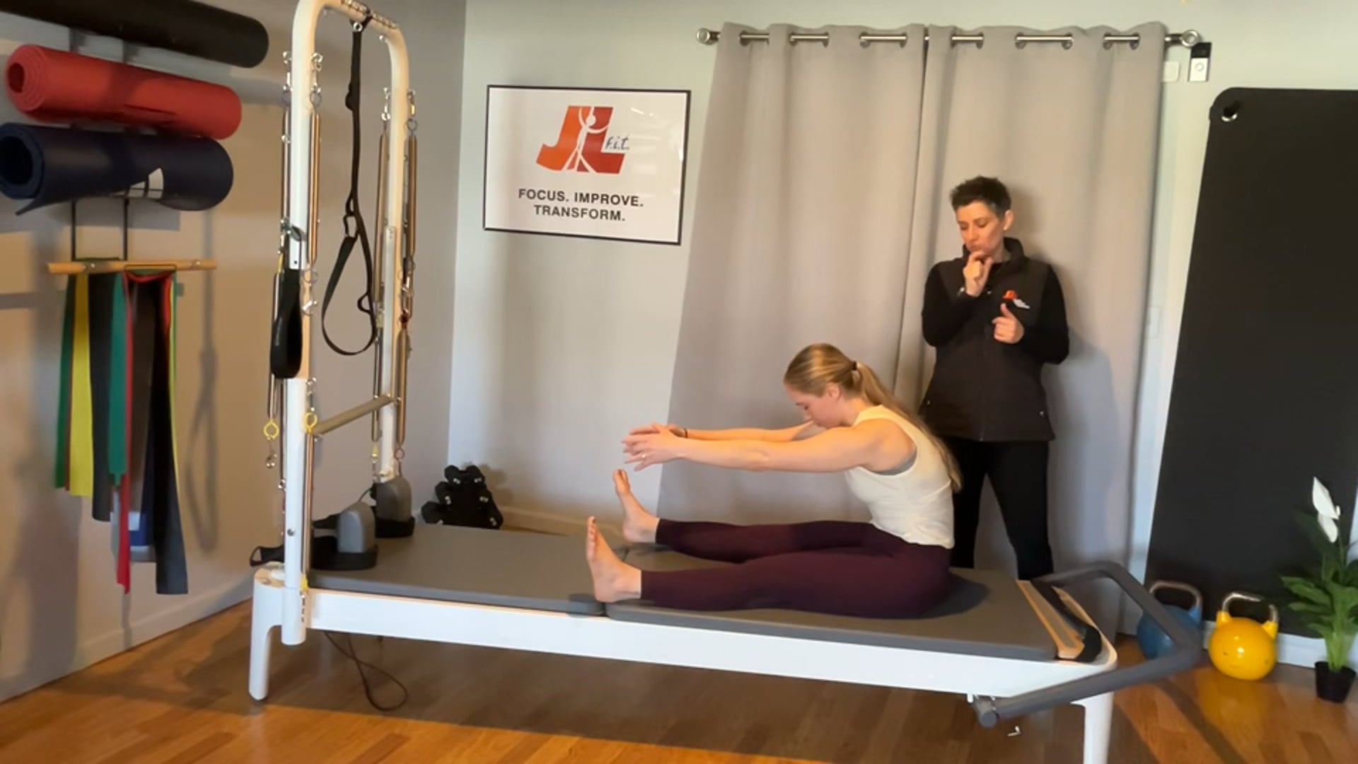 Spine - Stretch, Twist & Saw