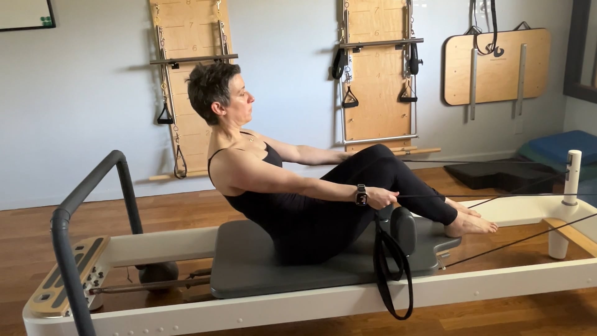Reformer flow (facing straps)