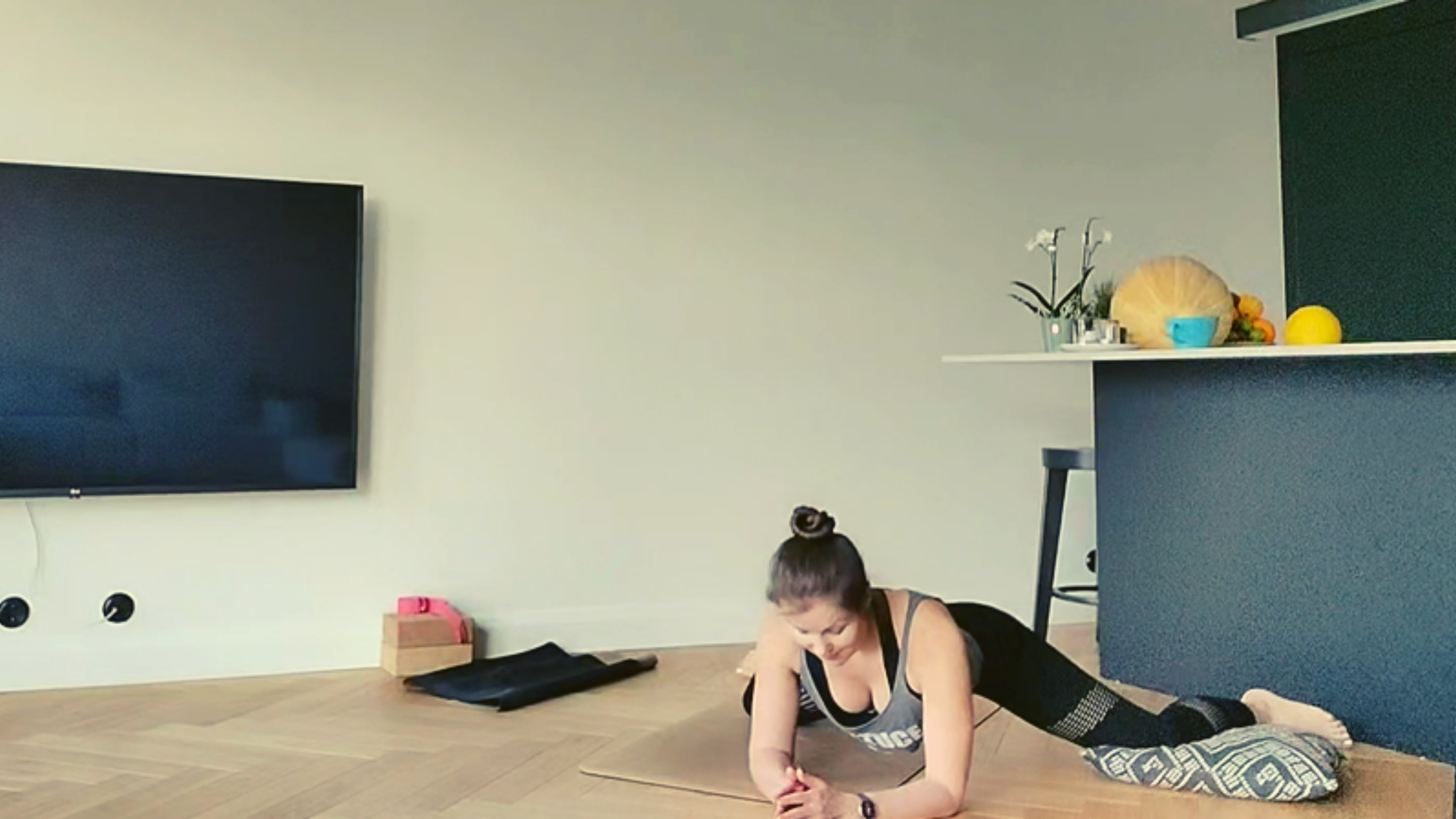 VinyasaFlow, reie sisekülgede venitus