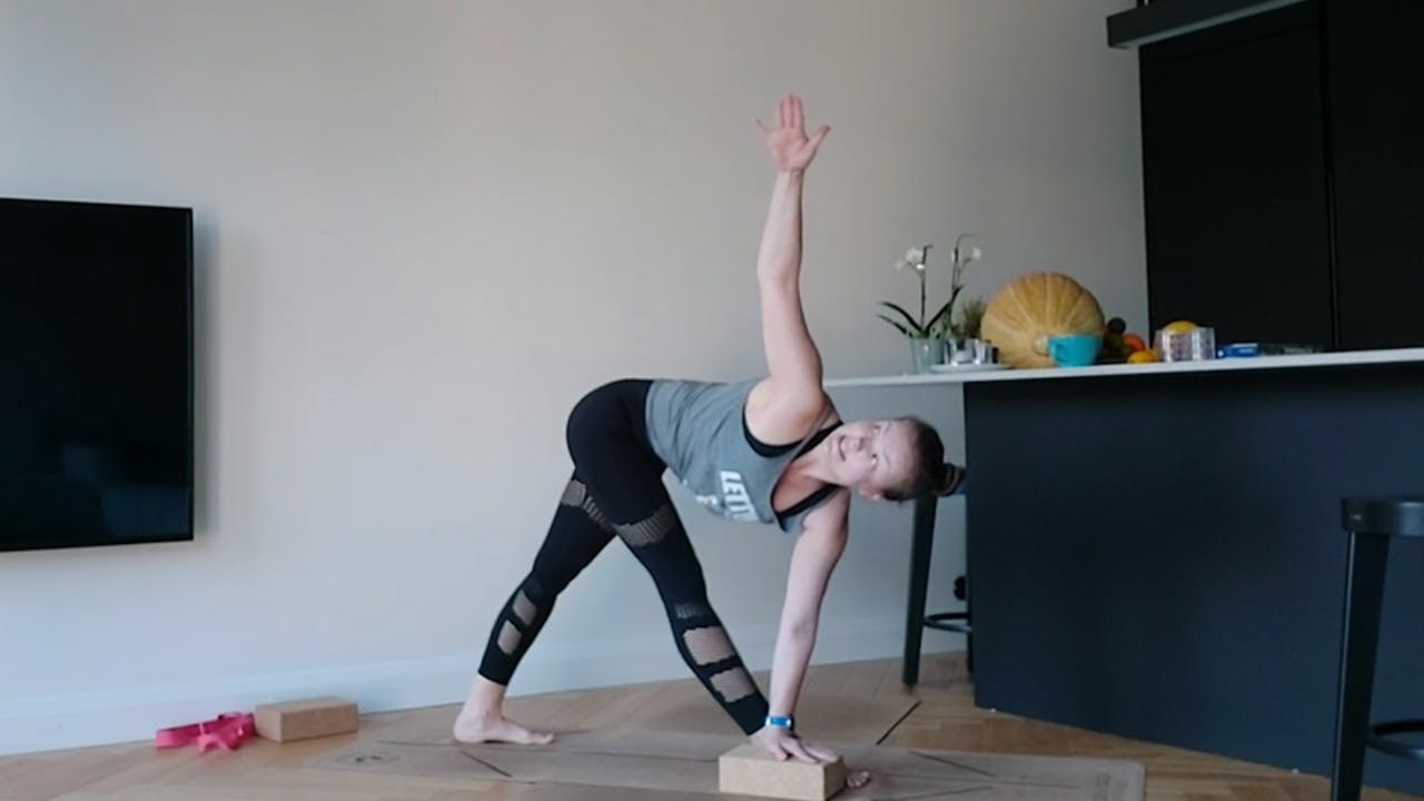 Ashtanga plokkide ja rihmaga (58 min)