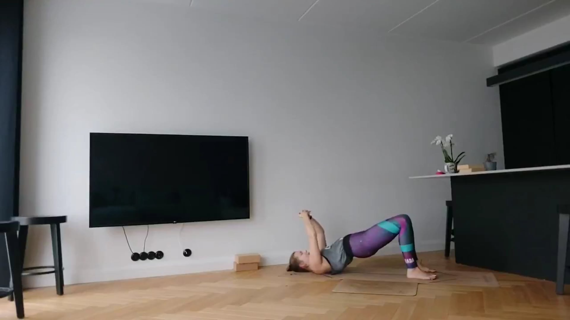 VinyasaFlow nimmeniudelihase rõhuga