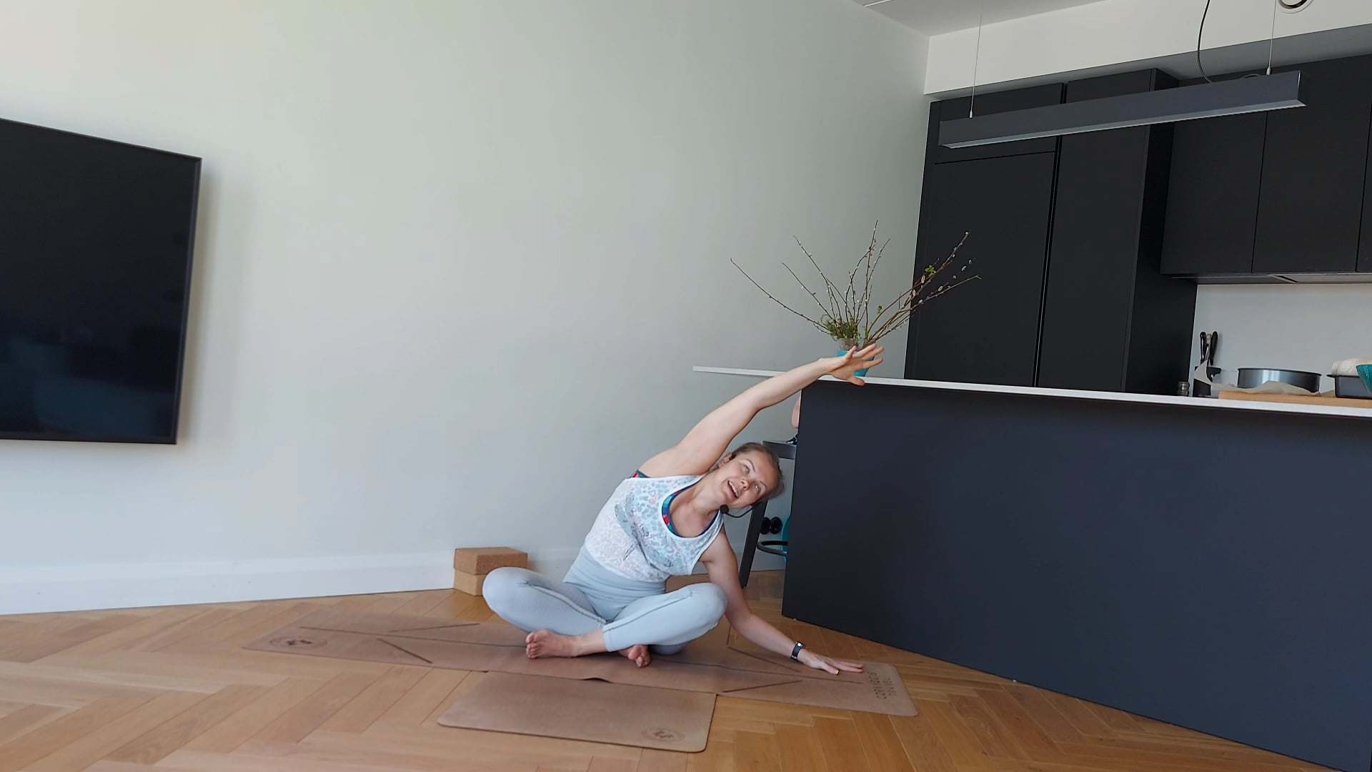 Vinyasaflow kätelseisuga (59 min)