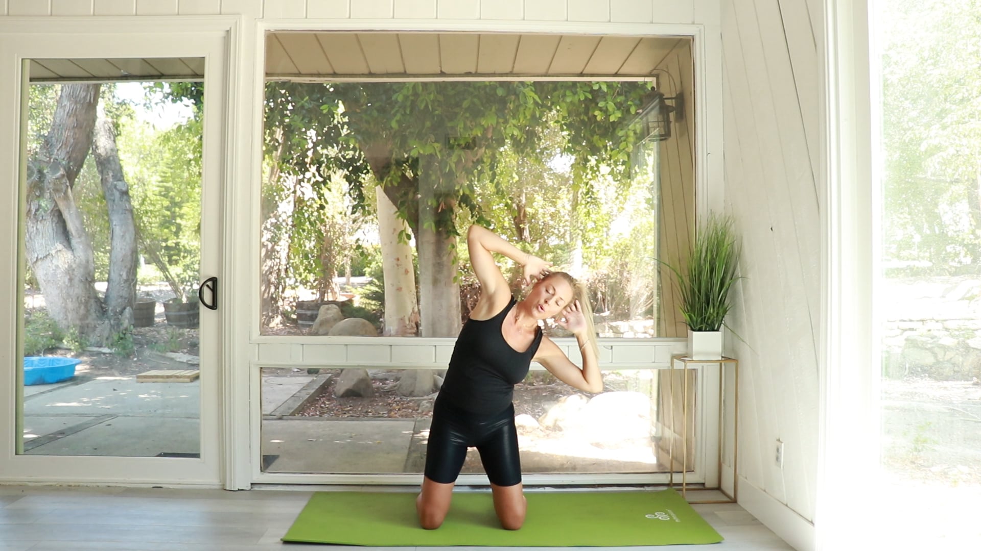 15MIN TOTAL BODY MAT WORKOUT