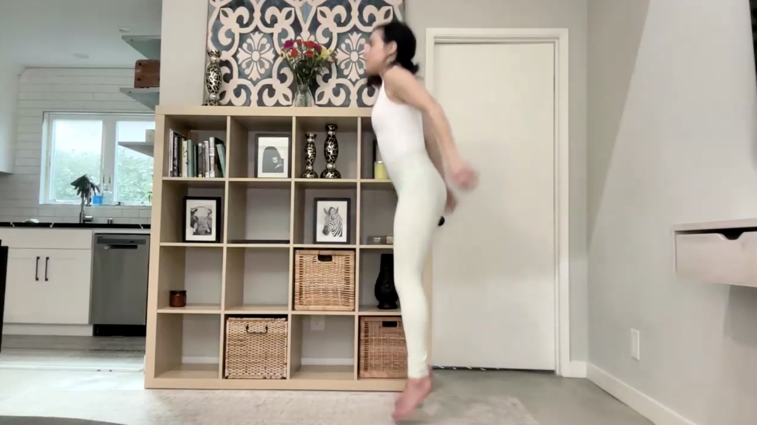 Cathartic Flow + Cardio Bursts (60 min) 