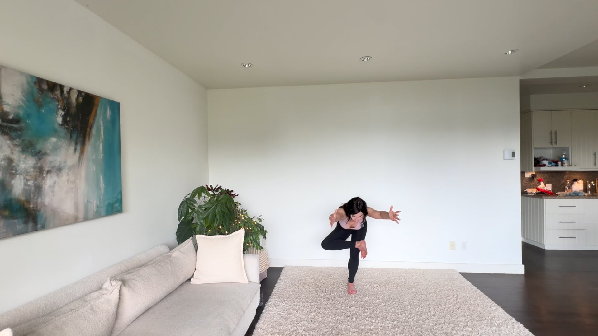 Apr 30: Cathartic Hip Flow (Full Moon Grounding) 60min