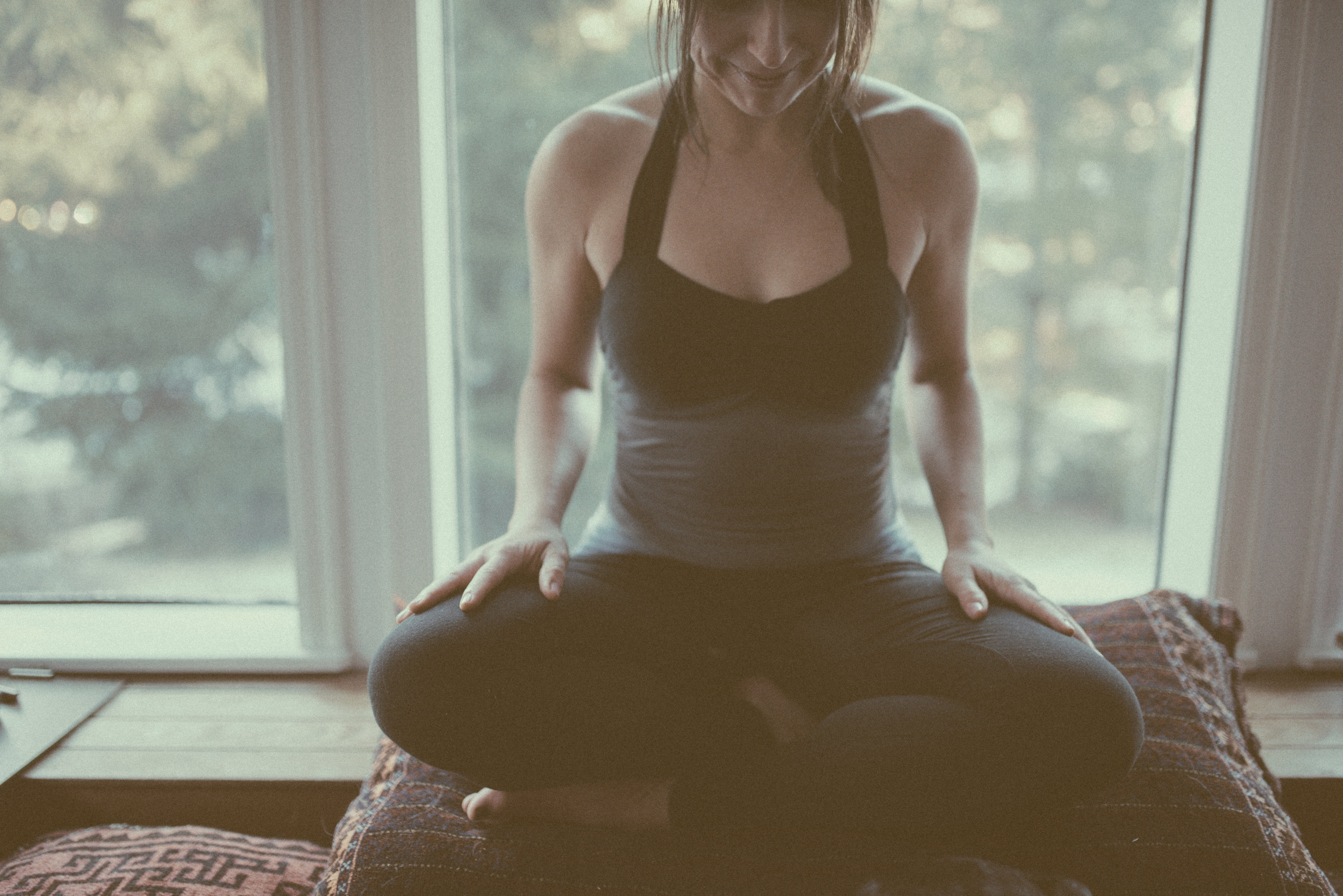 Endocrine Set: Thymus Thump + Kidney Twist + Pineal Meditation