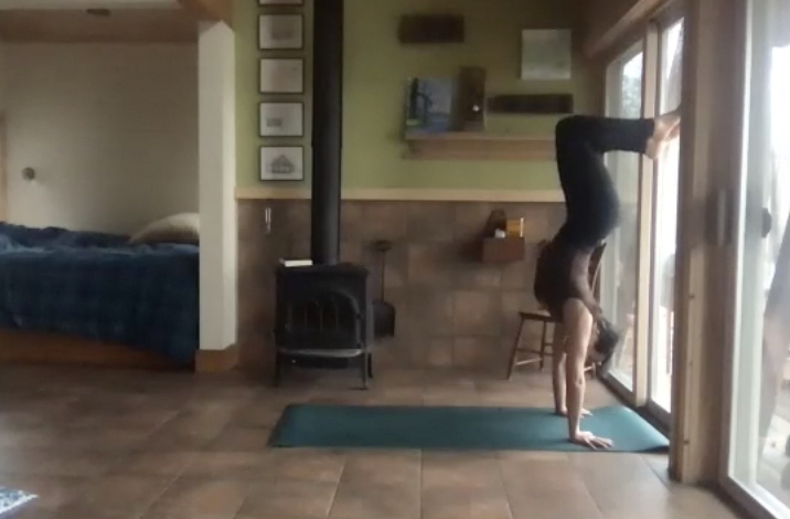 Dec 3: Handstand & Core Focus