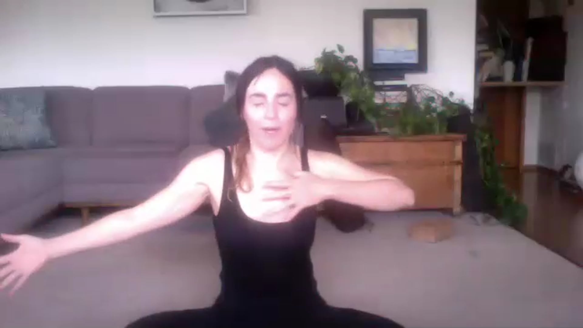 Kundalini + A Je Ne Sais Quoi? Surprise Practice