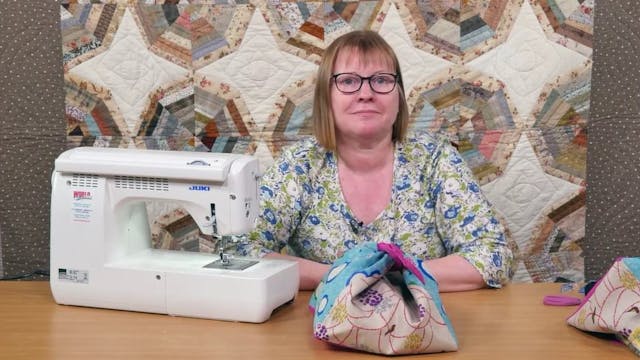 TASTER: Layer Cake Bag with Carolyn F...