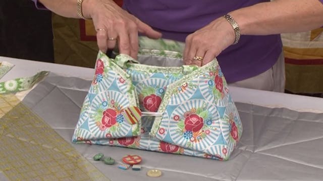 Iron Caddy Tote sewing project with V...