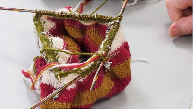More Tips on Knitting a Beret with Daphne Morris