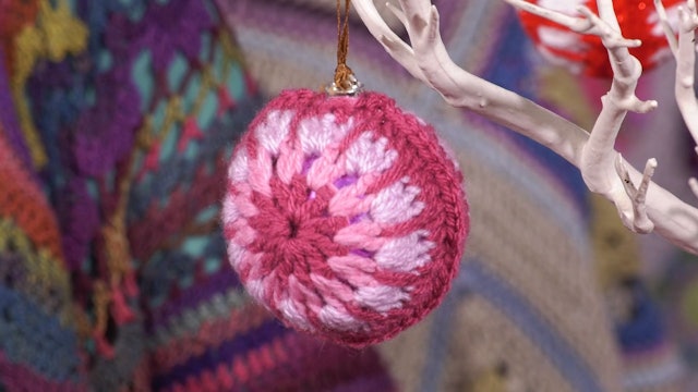 TASTER: Crochet Baubles with Gaynor White