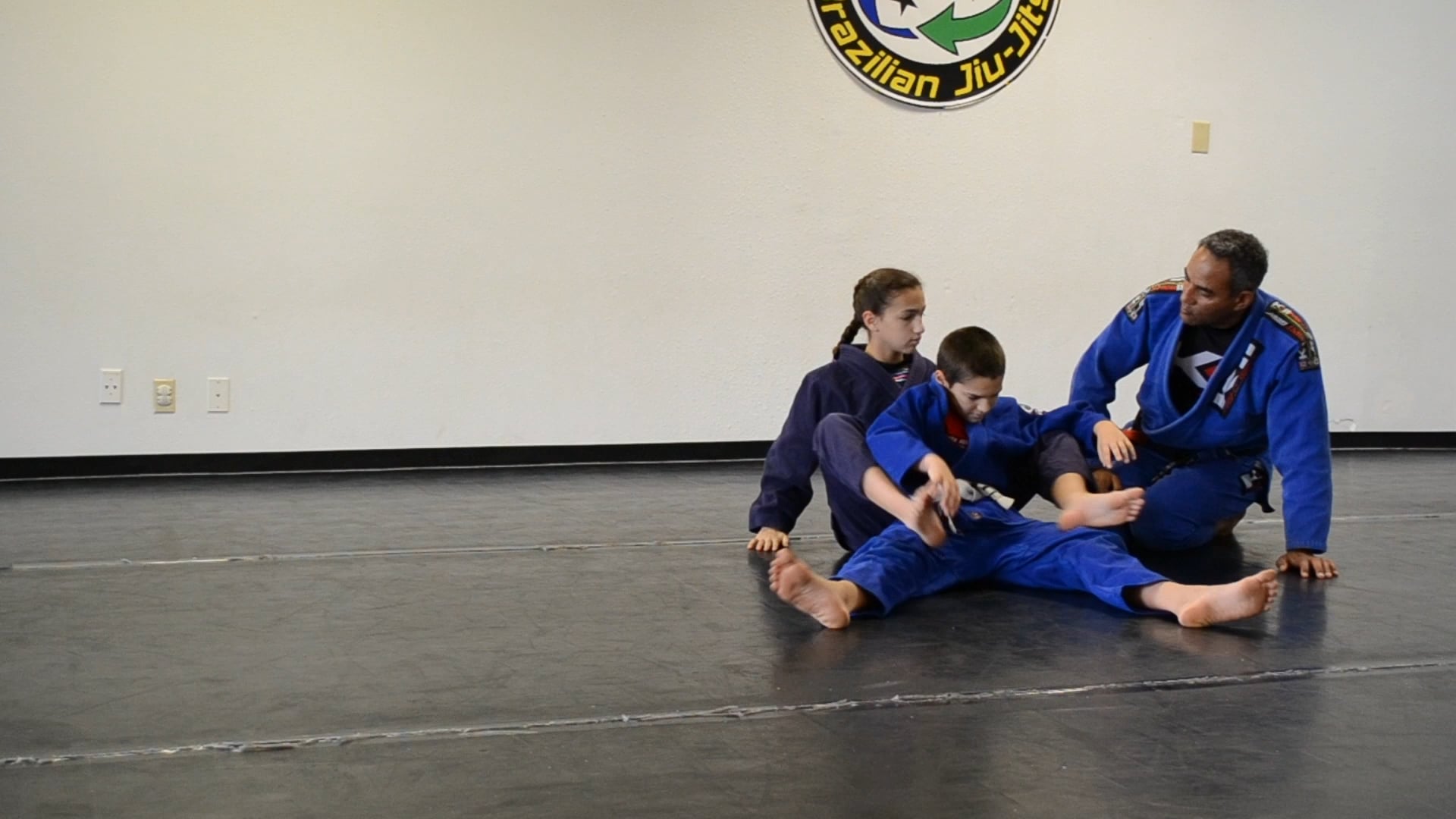 Submissions from the back - Lapel choke