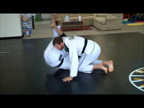 INVERTED GUARD - OMOPLATA ESCAPE DRILL