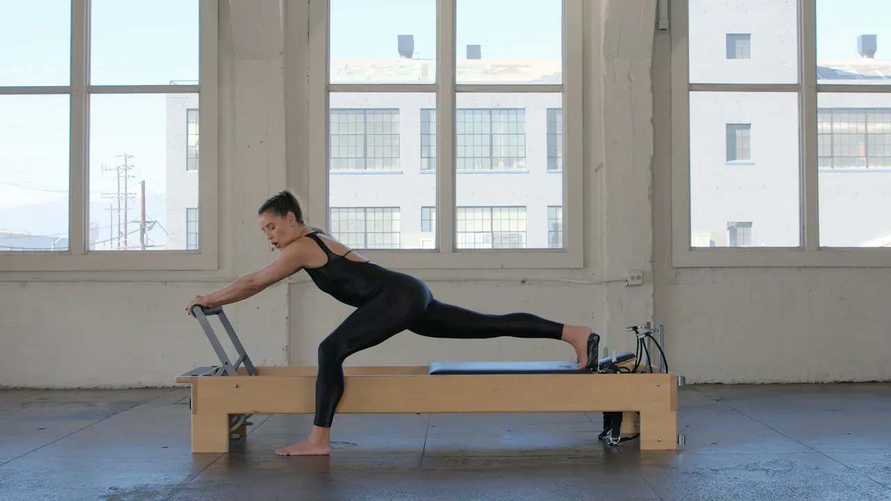 Flying Planks | Reformer Pilates - Get KadeeFit