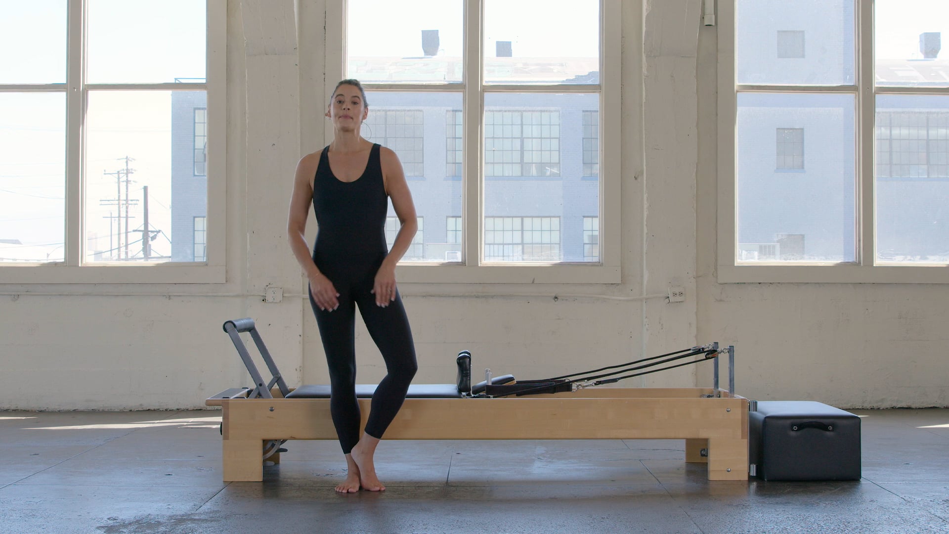 Hip Flexor + Hamstring Reformer Stretch | 8 min