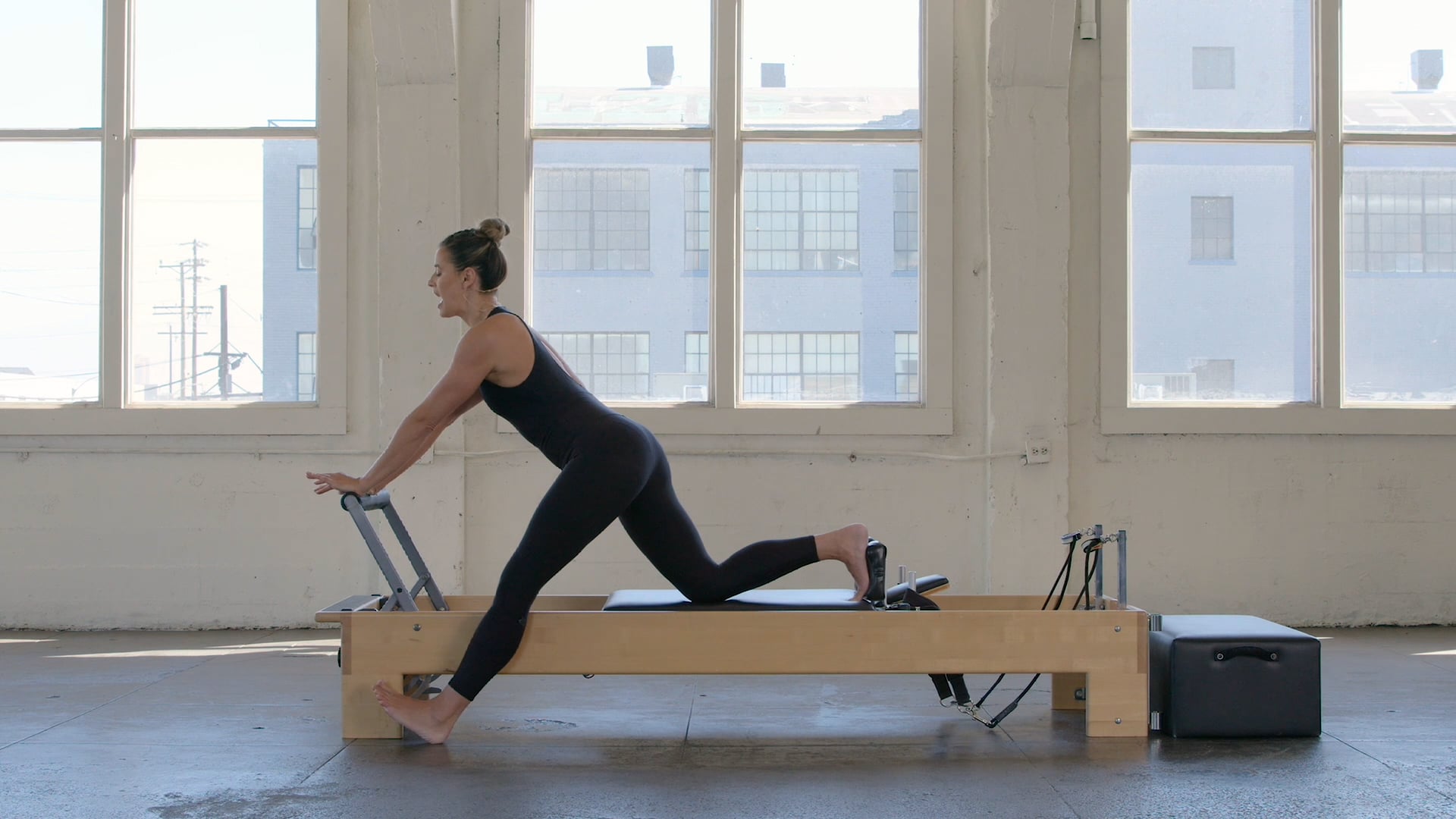 Intro Reformer | Reformer Pilates