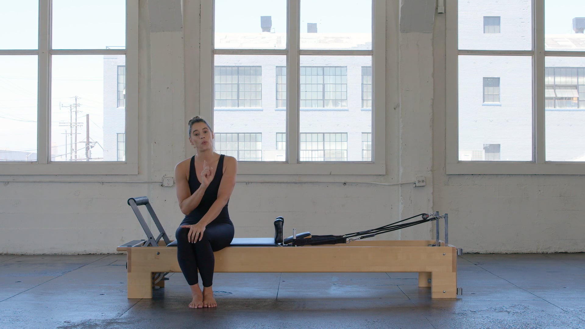 Abdominals Hands & Straps 4 | Reformer Pilates | 8 Minutes