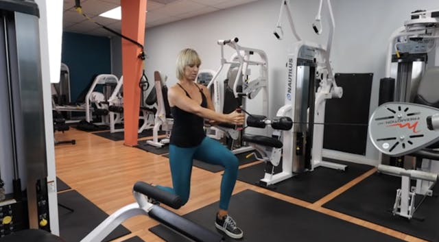Cable Machine Lunge with Single Arm R...