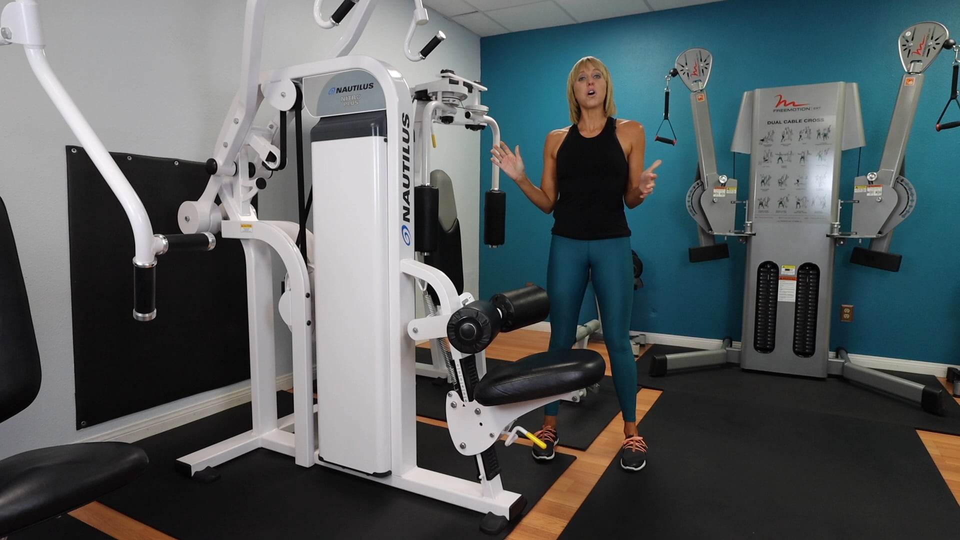 Lat Pulldown Machine Gym