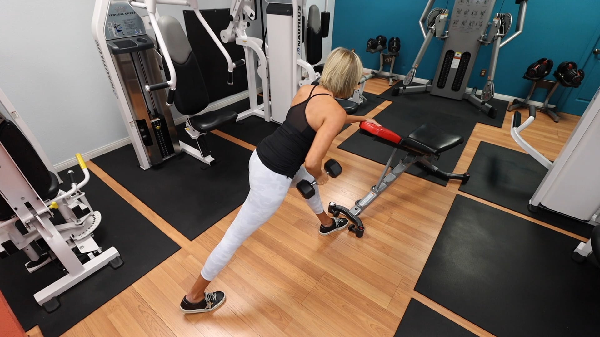 Bench Incline Dumbell Single Arm Lat Row Gym