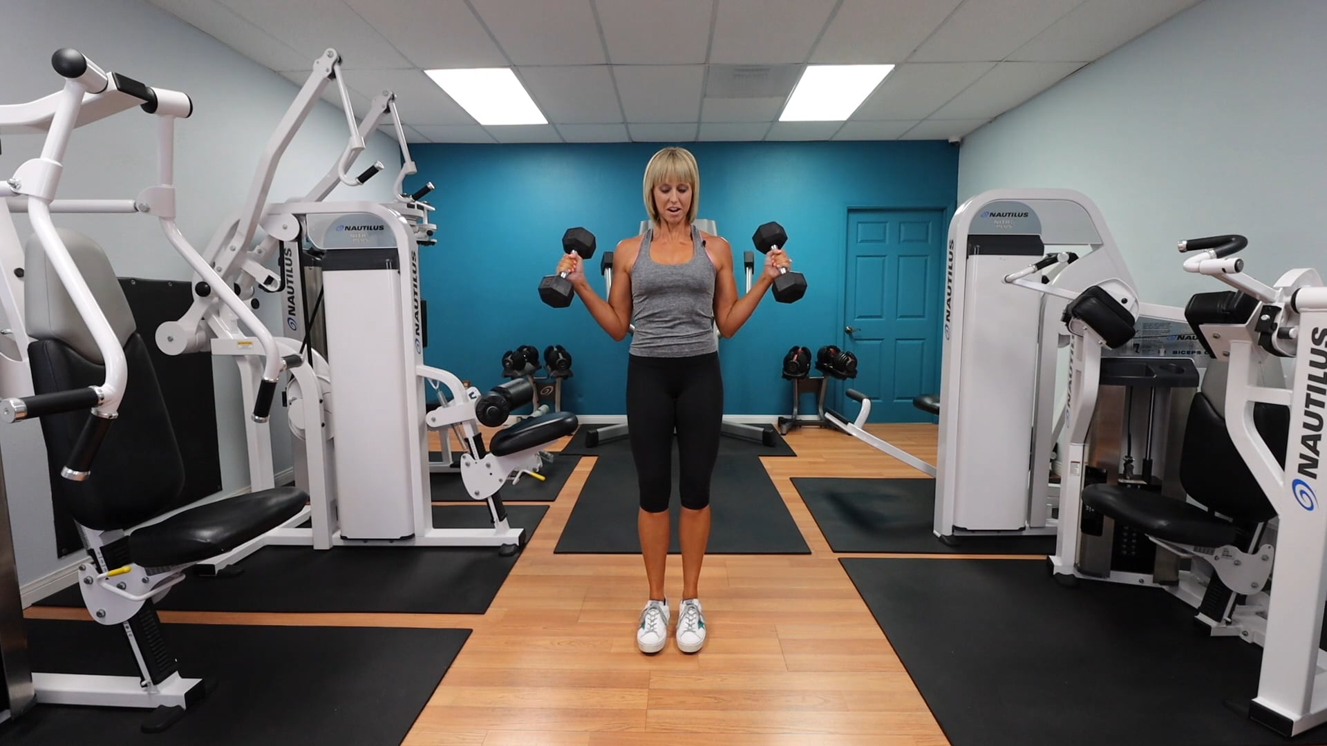 Dumbbell Wide Hammer Curls Gym