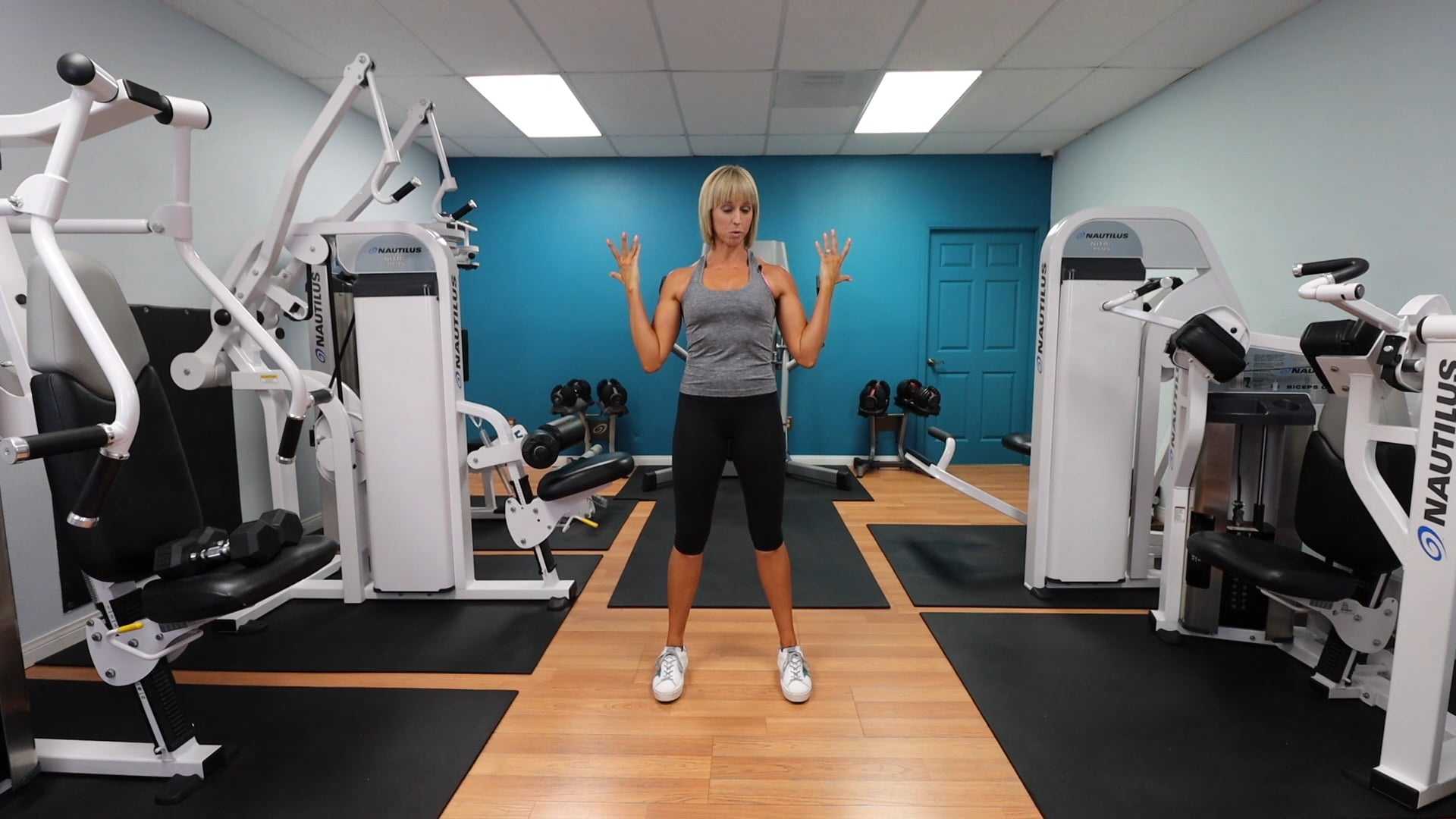 Dumbbell Large Twist Bicep Curls Gym