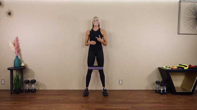 Squat Quad Lift with Band