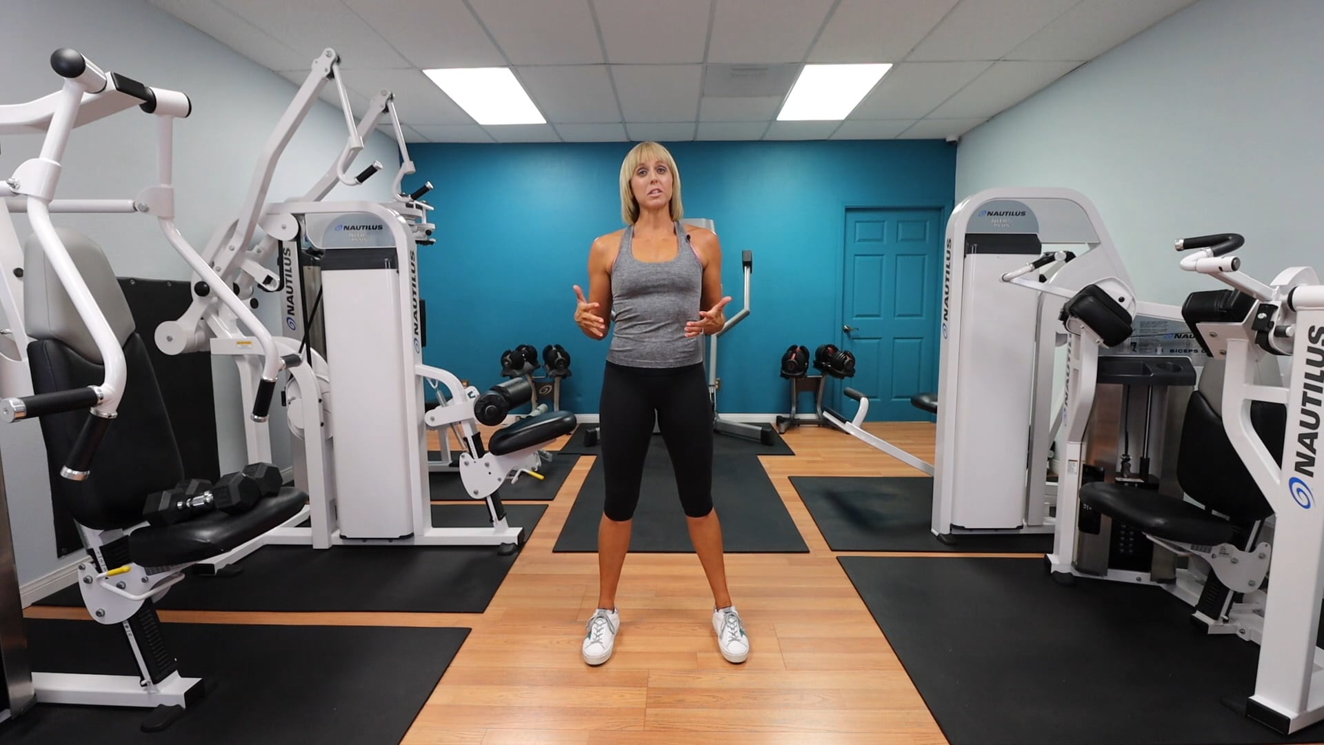 Dumbbell Cross Body Hammer Curls Gym