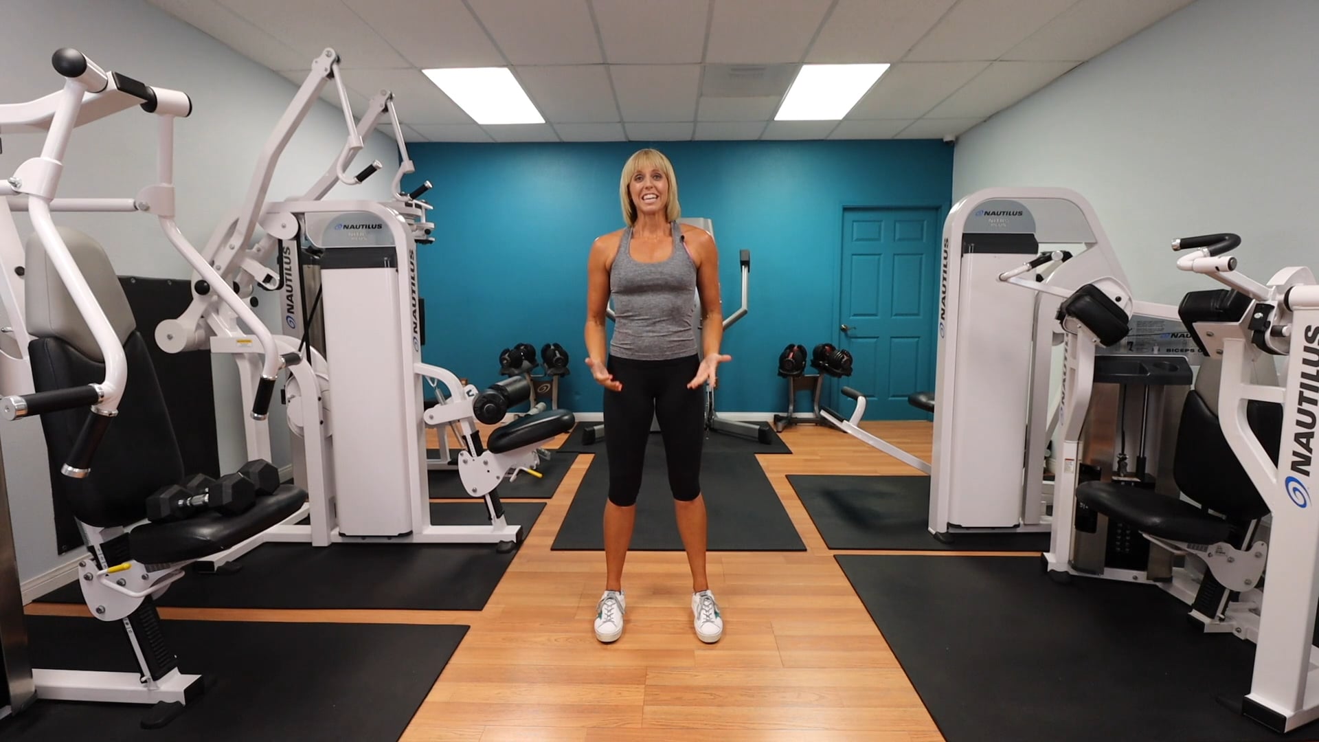 Dumbbell Alternating Bicep Curls Gym