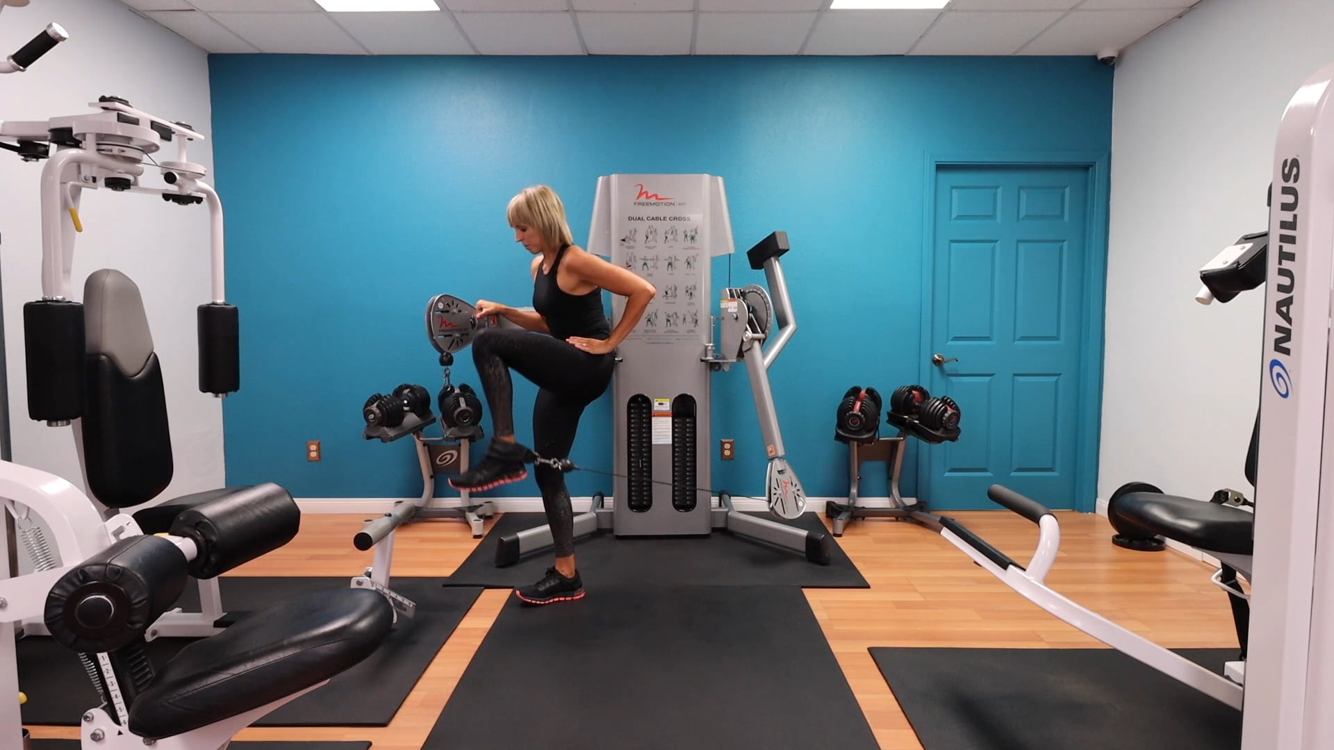 Cable Machine Single Leg Standing Knee Lift Gym