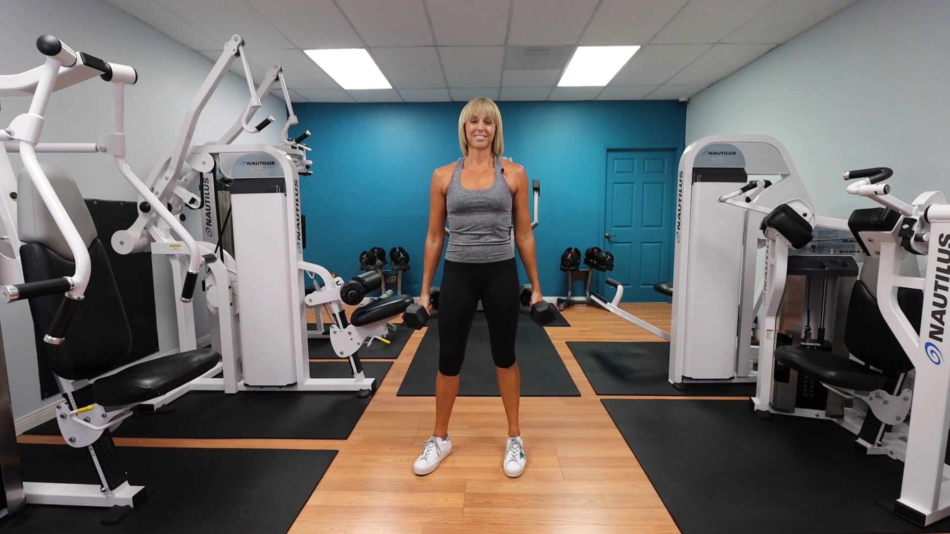 Dumbbell Hammer Curls Gym