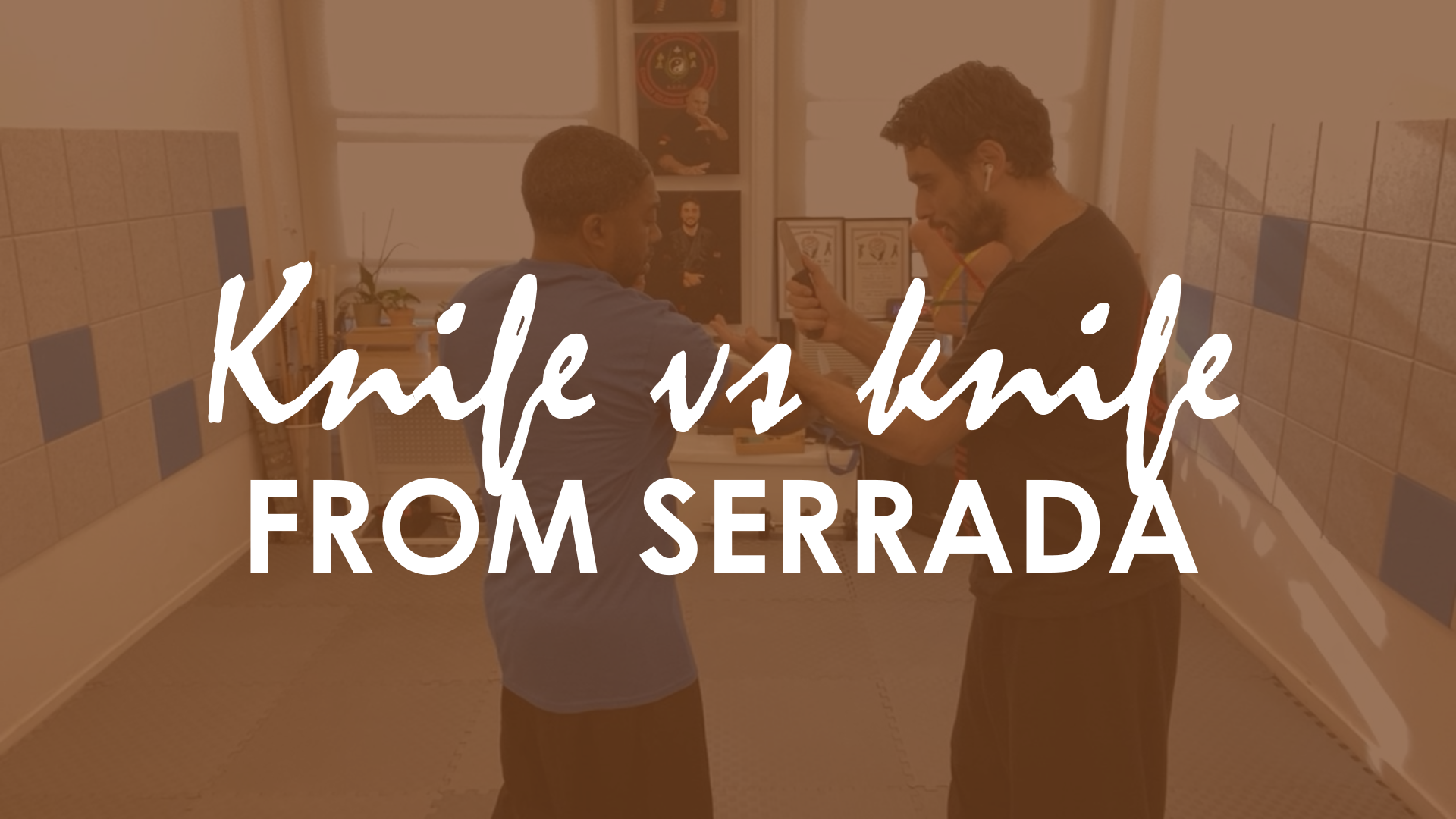KNIFE VS KNIFE FROM SERRADA
