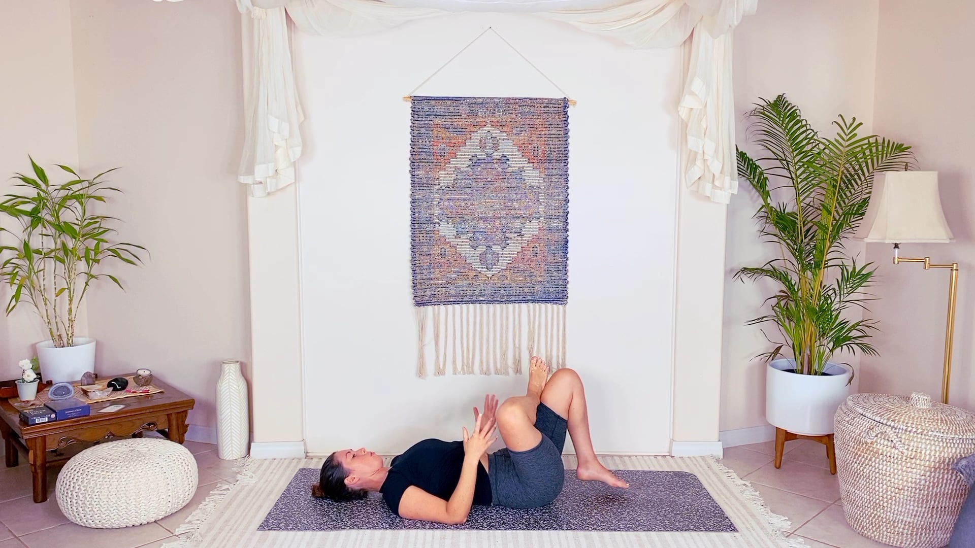 BONUS** Short 27 min Warm up Hip Opener / Mobility flow w music