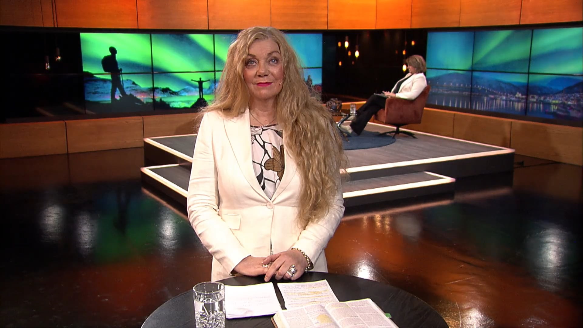 Annie Schaug | Å forstå seg på tidene (3-25) | Kanal 10 | 26.01.25