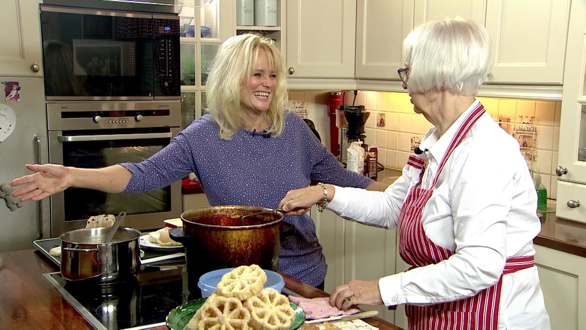 Vi lager julemat! Med Solvei Larsen og Vesla Hansteensen Jønnvoll | 03.12.24