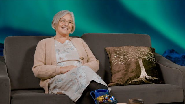 Trudi Welde i samtale med Ellen L. He...