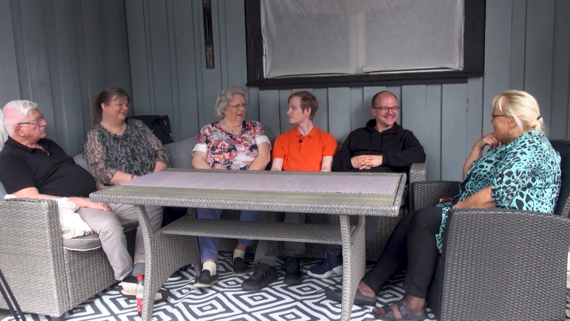 Møtepunkt |  Familien Erdal, Stevens | Kanal 10 | 16.11.25